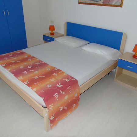 Condominio Nautilus Линяно Сабиадоро Екстериор снимка