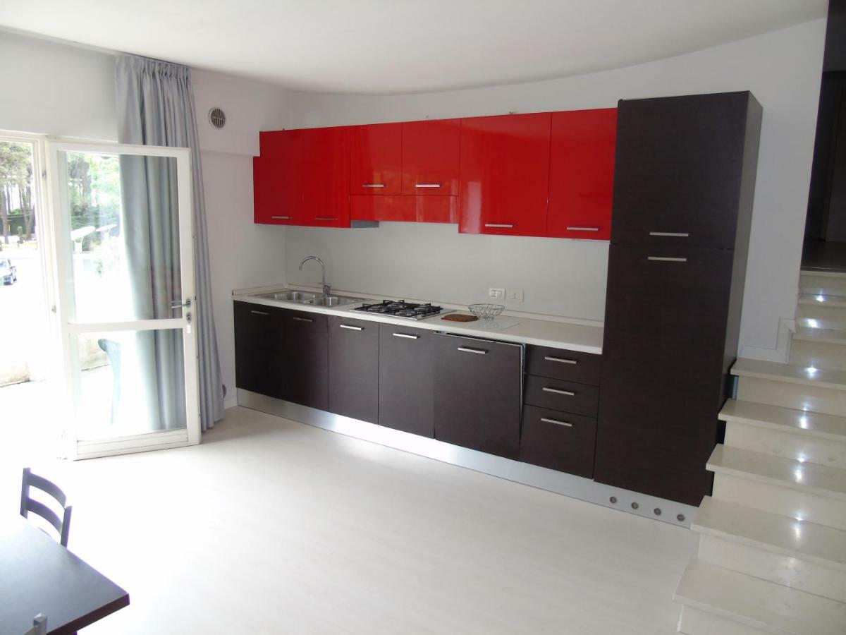 Condominio Nautilus Линяно Сабиадоро Екстериор снимка