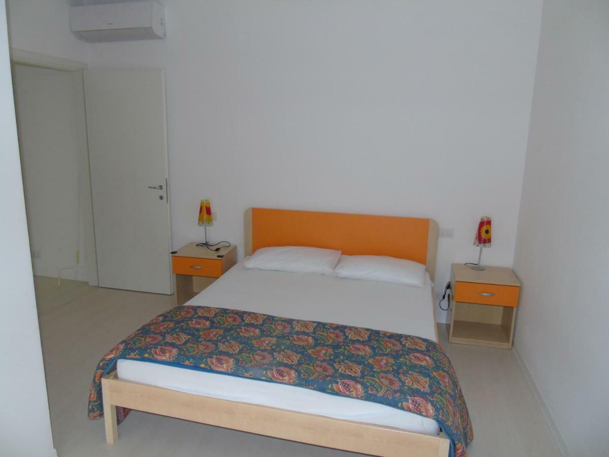 Condominio Nautilus Линяно Сабиадоро Екстериор снимка