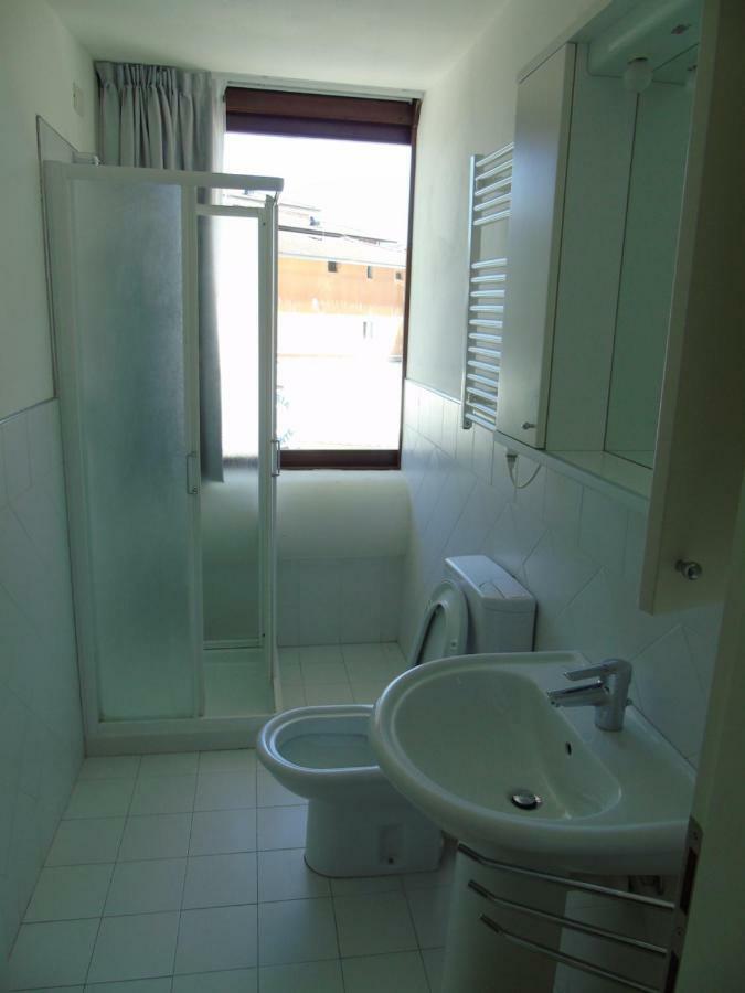 Condominio Nautilus Линяно Сабиадоро Екстериор снимка